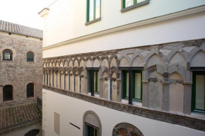 Гостиница Haripergo Apartments  Салерно